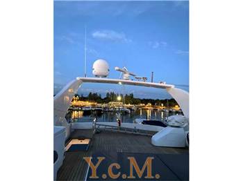 Navar cantieri Flybridge 82