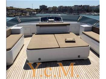 Navar cantieri Flybridge 82