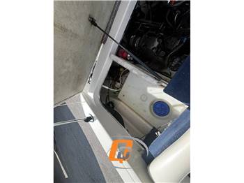 SEA RAY 190 CUDDY CABIN