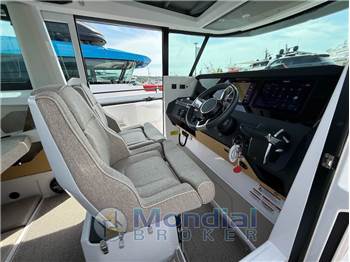 Axopar 29 XC Cross Cabin
