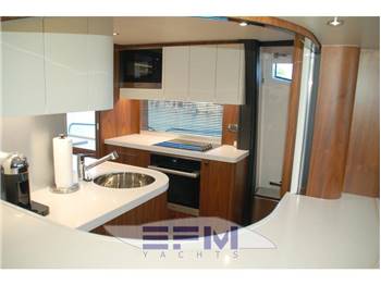 SUNSEEKER 86 YACHT