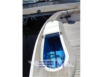 HATTERAS 77 CONVERTIBLE