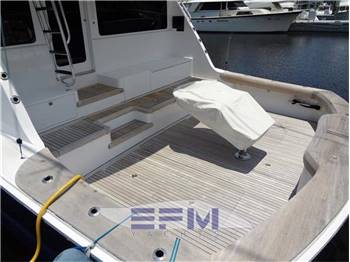 HATTERAS 77 CONVERTIBLE
