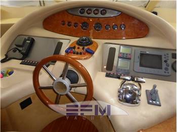 AZIMUT 62 FLY