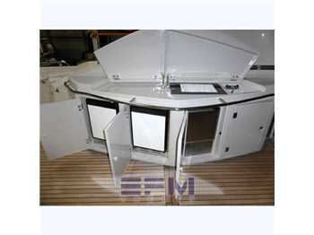 Sunseeker Predator 82