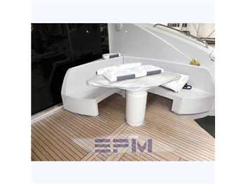 Sunseeker Predator 82