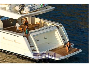 FERRETTI 780