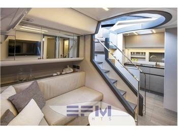 PERSHING 62