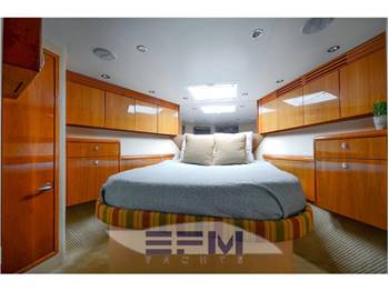 HATTERAS 64 CONVERTIBLE