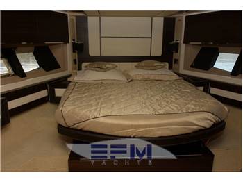 AZIMUT 72 S