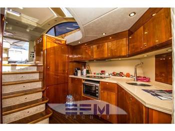 SUNSEEKER PREDATOR 62