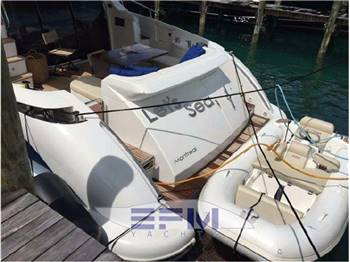 AZIMUT 64 FLY