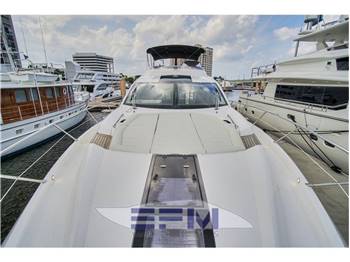 SUNSEEKER 68 SPORT YACHT