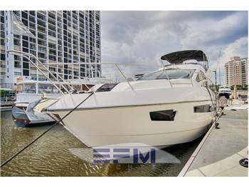 SUNSEEKER 68 SPORT YACHT