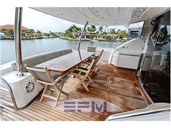 SUNSEEKER 88 YACHT