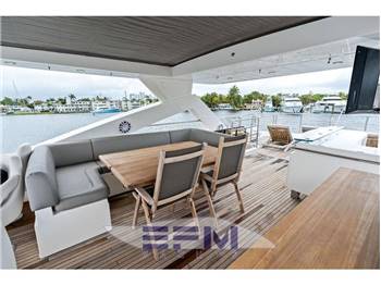 SUNSEEKER 88 YACHT