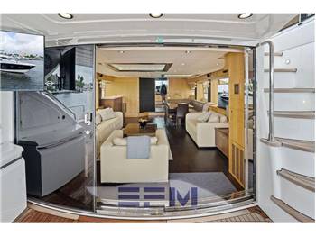 SUNSEEKER 88 YACHT