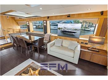 SUNSEEKER 88 YACHT