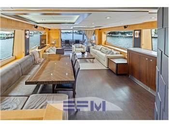 SUNSEEKER 88 YACHT