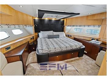 SUNSEEKER 88 YACHT