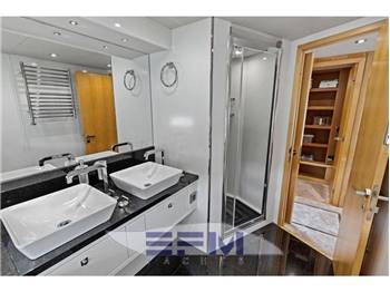 SUNSEEKER 88 YACHT