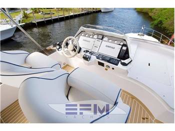 SUNSEEKER 68 SPORT YACHT