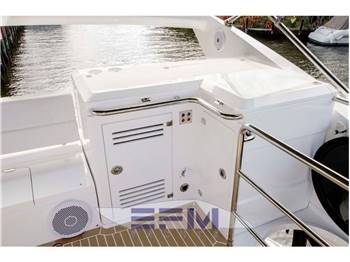 SUNSEEKER 68 SPORT YACHT