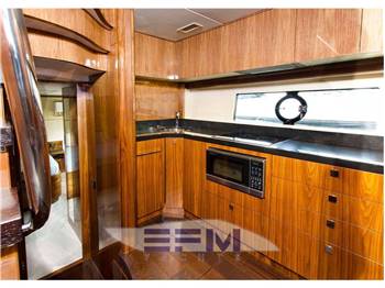 SUNSEEKER 68 SPORT YACHT