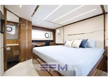 SUNSEEKER 68 SPORT YACHT