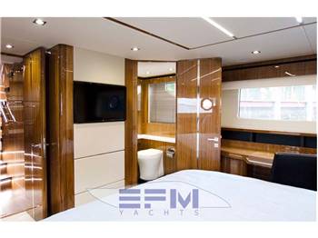 SUNSEEKER 68 SPORT YACHT
