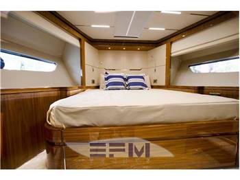 SUNSEEKER 68 SPORT YACHT