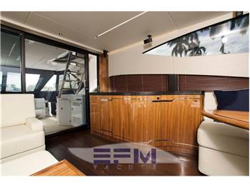 SUNSEEKER 68 SPORT YACHT