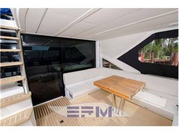 SUNSEEKER 68 SPORT YACHT