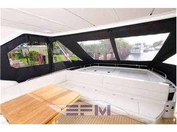 SUNSEEKER 68 SPORT YACHT