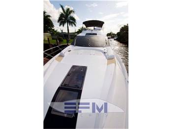 SUNSEEKER 68 SPORT YACHT