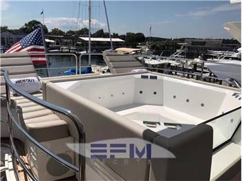 SUNSEEKER 95 YACHT