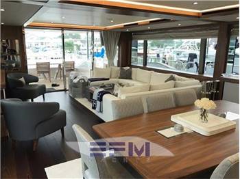SUNSEEKER 95 YACHT