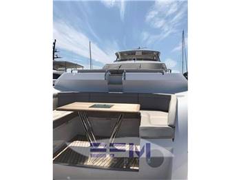SUNSEEKER 95 YACHT