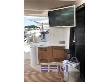 SUNSEEKER 95 YACHT