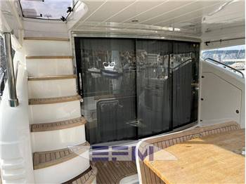 PRINCESS YACHTS 67