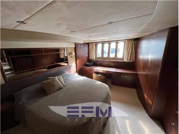 PRINCESS YACHTS 67
