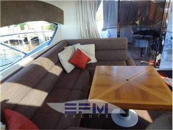 SUNSEEKER PREDATOR 52