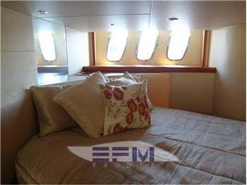 SUNSEEKER PREDATOR 52