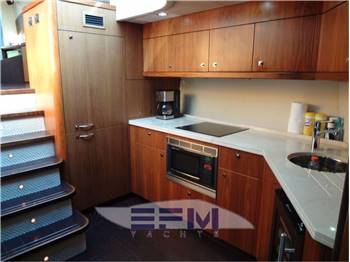SUNSEEKER PREDATOR 52