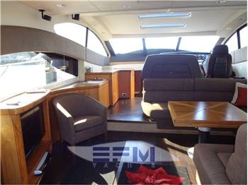 SUNSEEKER PREDATOR 52
