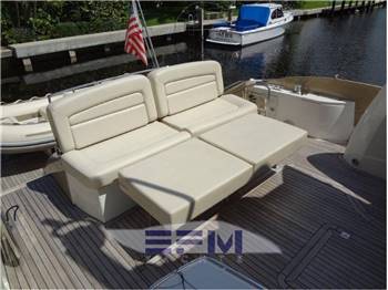 SUNSEEKER PREDATOR 52