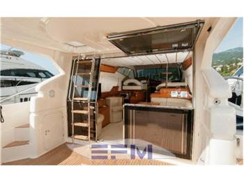 FERRETTI 530