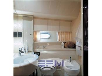 FERRETTI 530