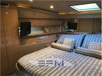 FERRETTI 530