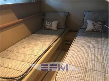 FERRETTI 530